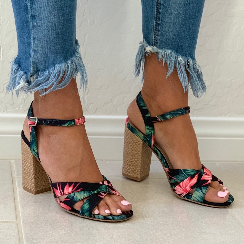 NIB Floral Print Espadrille Block Heel Sandal - Picture 4 of 7